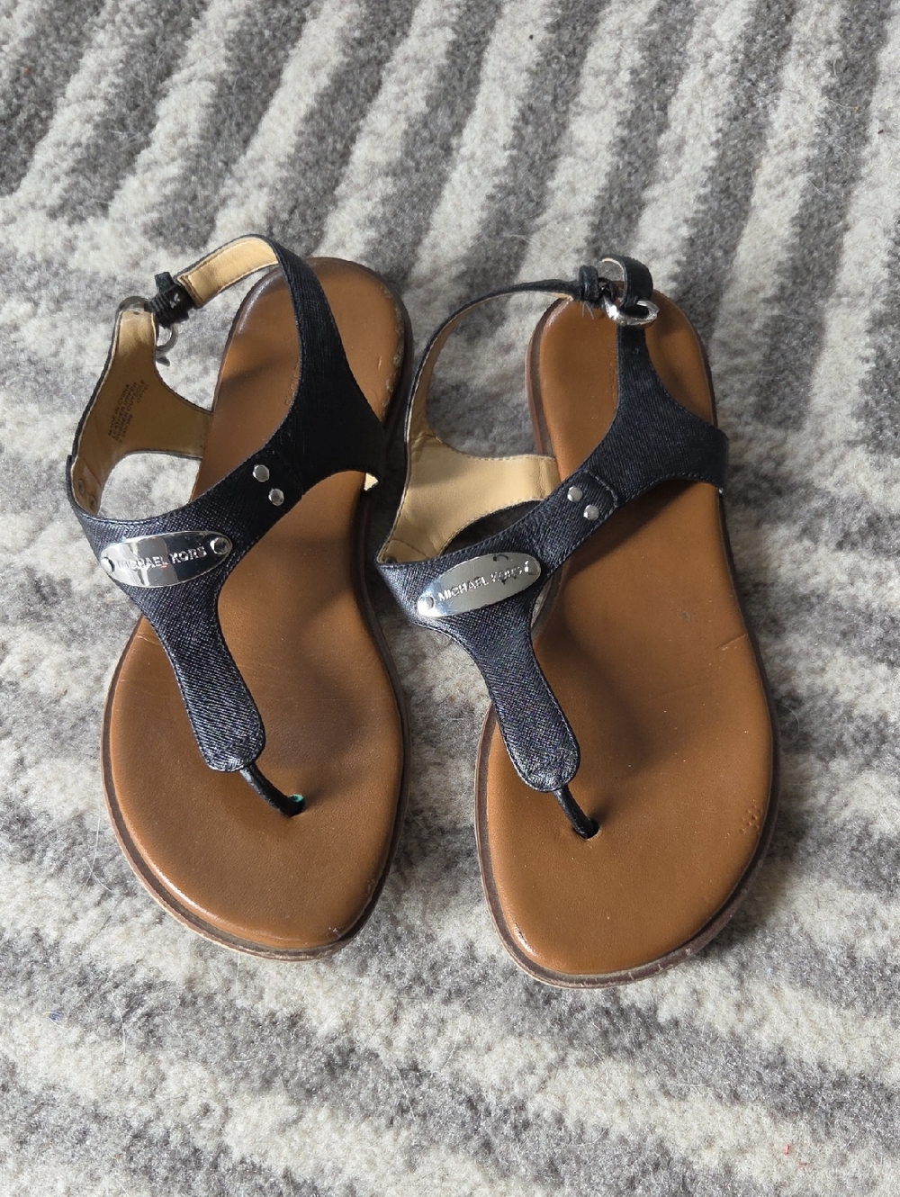 Michael Kors Black T-Strap Sandals with Brown Footbed Size 7.5